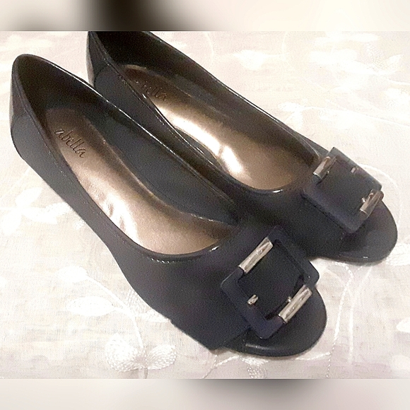 Abella patent & fabric Navy blue wedge peep toe Heels w/buckle accent - Picture 7 of 7